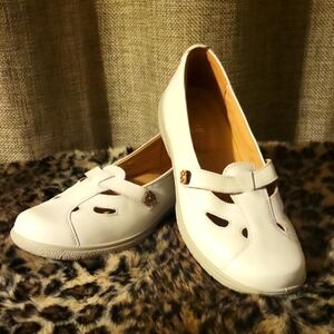 Hotter Comfort Concept Genuine Leather White MaryJane Flats NWOT